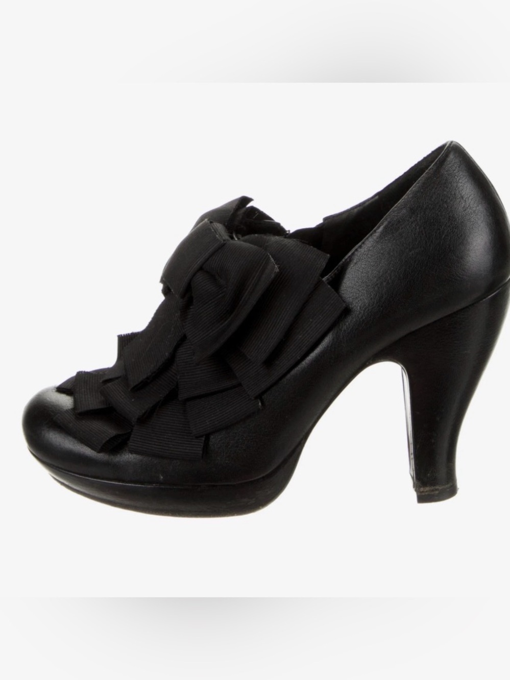 Chie Mihara Leather Bow Accents Pumps size 39